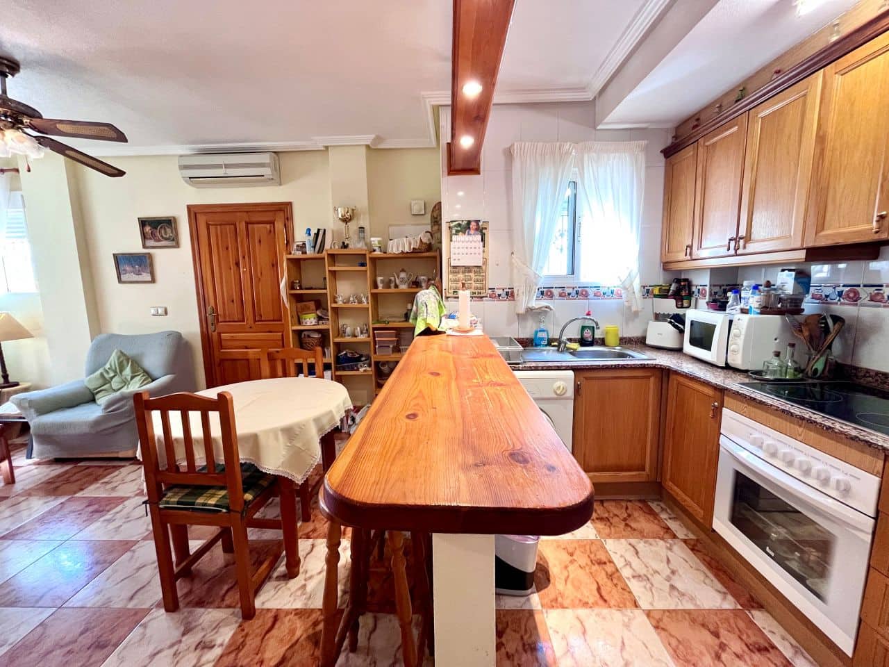 3 soveværelse Byhus til salg i La Zenia med swimmingpool garage - € 239.000 (Ref: 9319528)