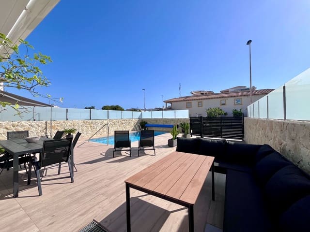 5 Zimmer Villa zu verkaufen in Los Balcones - Los Altos, Orihuela mit Pool Garage - 794.950 € (Ref: 9319635)