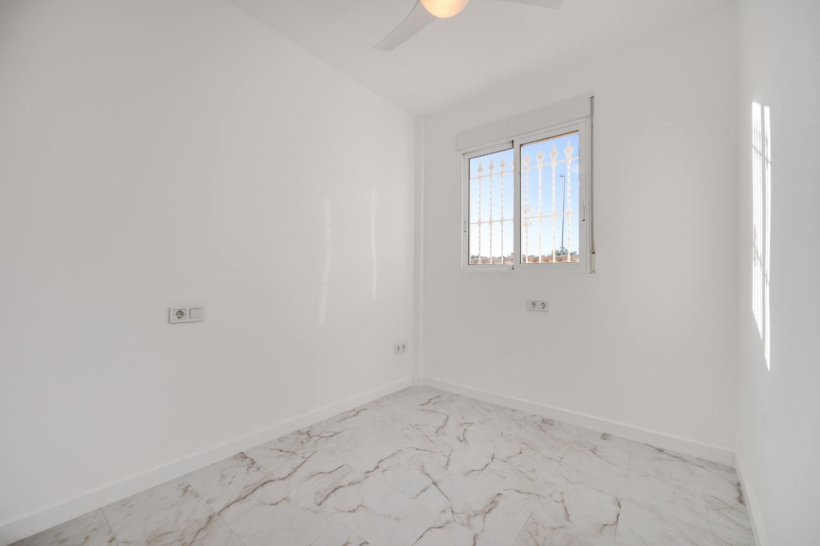 4 camera da letto Villa in vendita in La Zenia con garage - 345.000 € (Rif: 9396797)