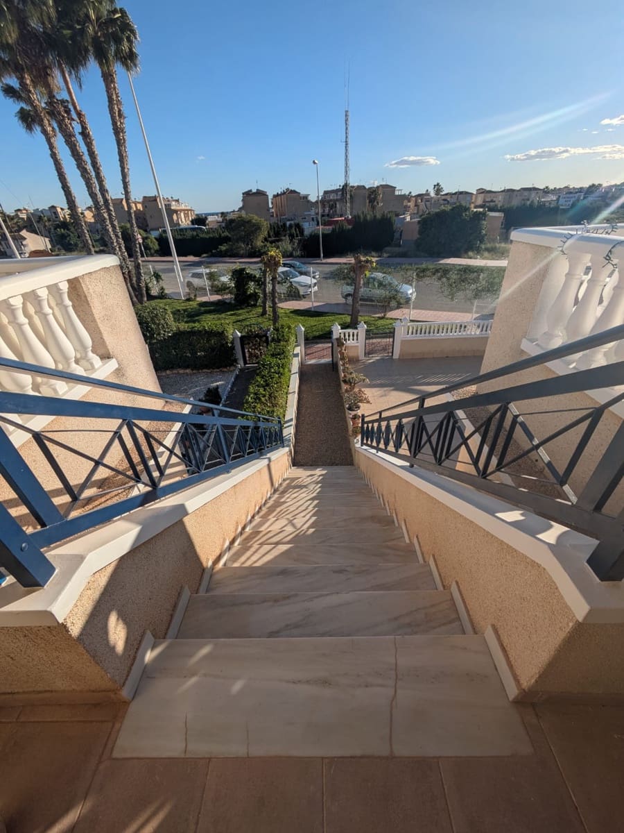 1 makuuhuone Huoneisto myytävänä paikassa Orihuela Costa mukana uima-altaan - 170 000 € (Ref: 9409858)