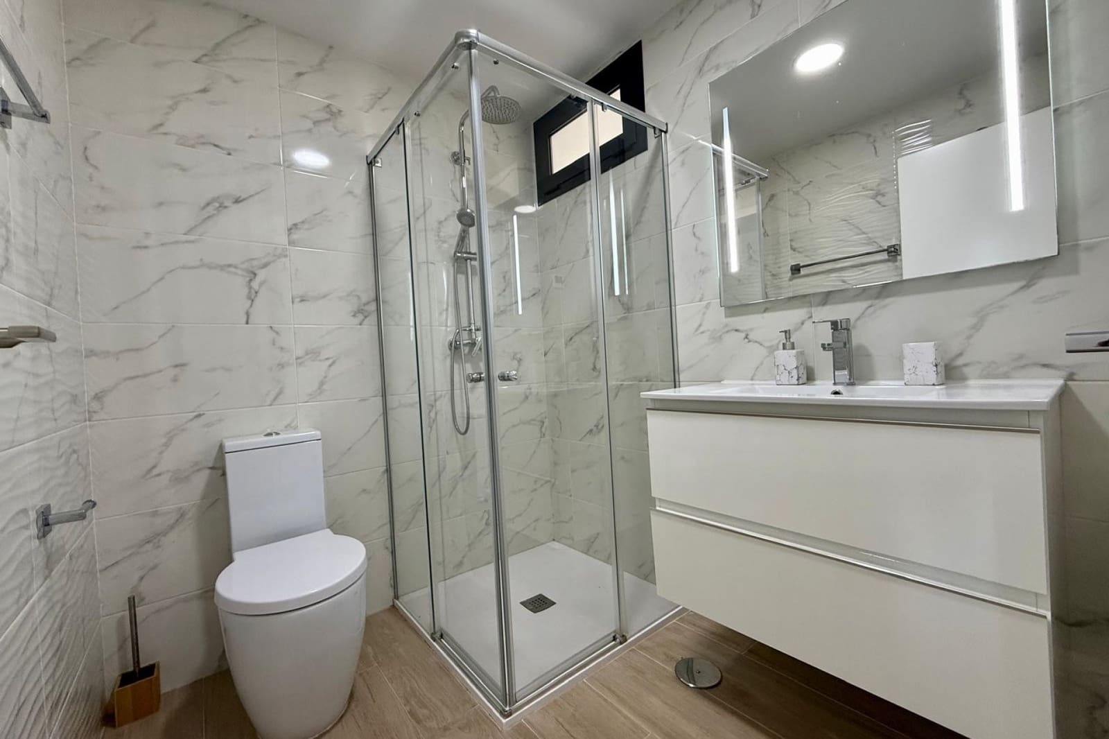 2 bedroom Apartment for sale in Villamartin with pool garage - € 265,000 (Ref: 9417511)