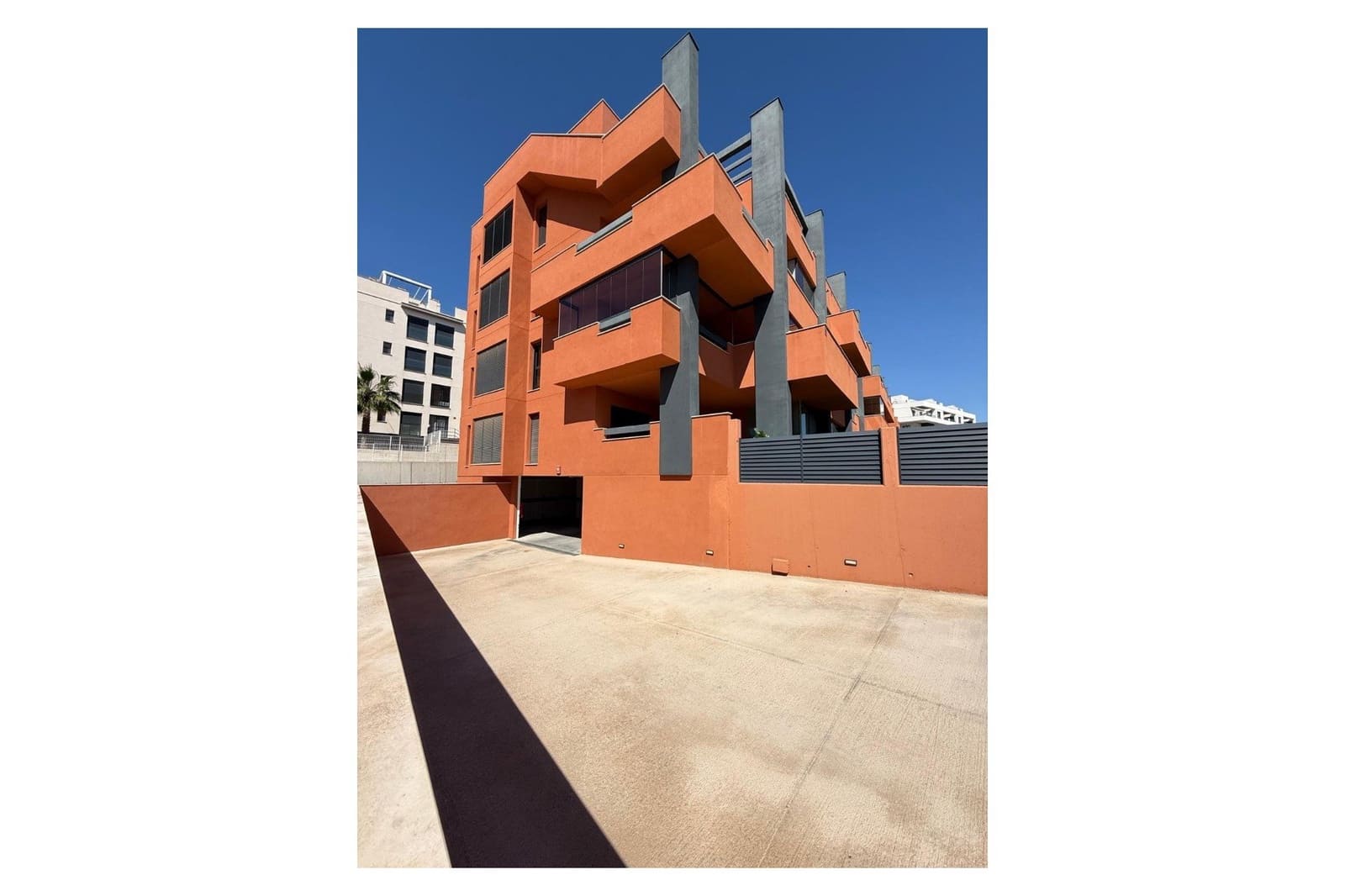 2 bedroom Apartment for sale in Villamartin with garage - € 259,000 (Ref: 9417511)