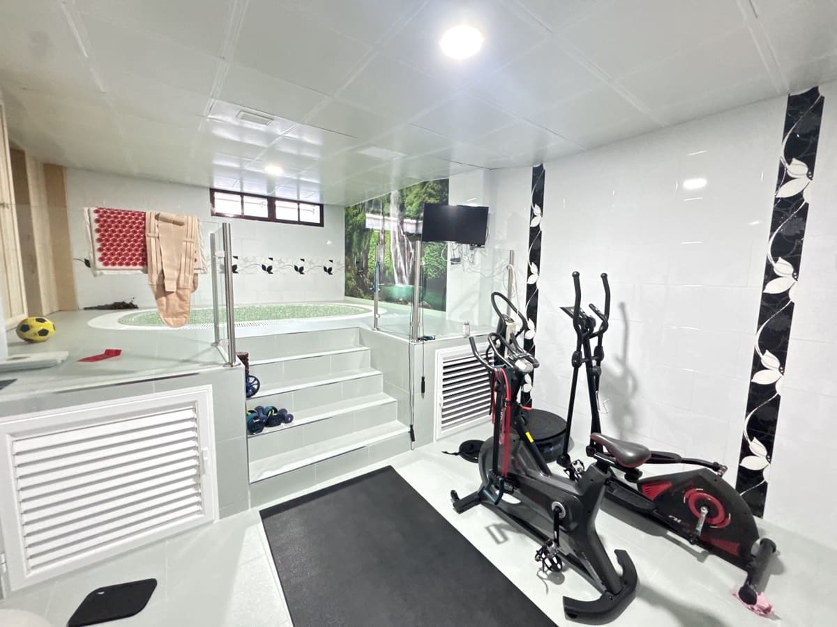 4 sypialnia Willa na sprzedaż w Cabo Roig z basenem garażem - 1 700 000 € (Ref: 9426171)