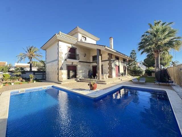 4 sypialnia Willa na sprzedaż w Cabo Roig, Orihuela z basenem garażem - 1 700 000 € (Ref: 9426171)