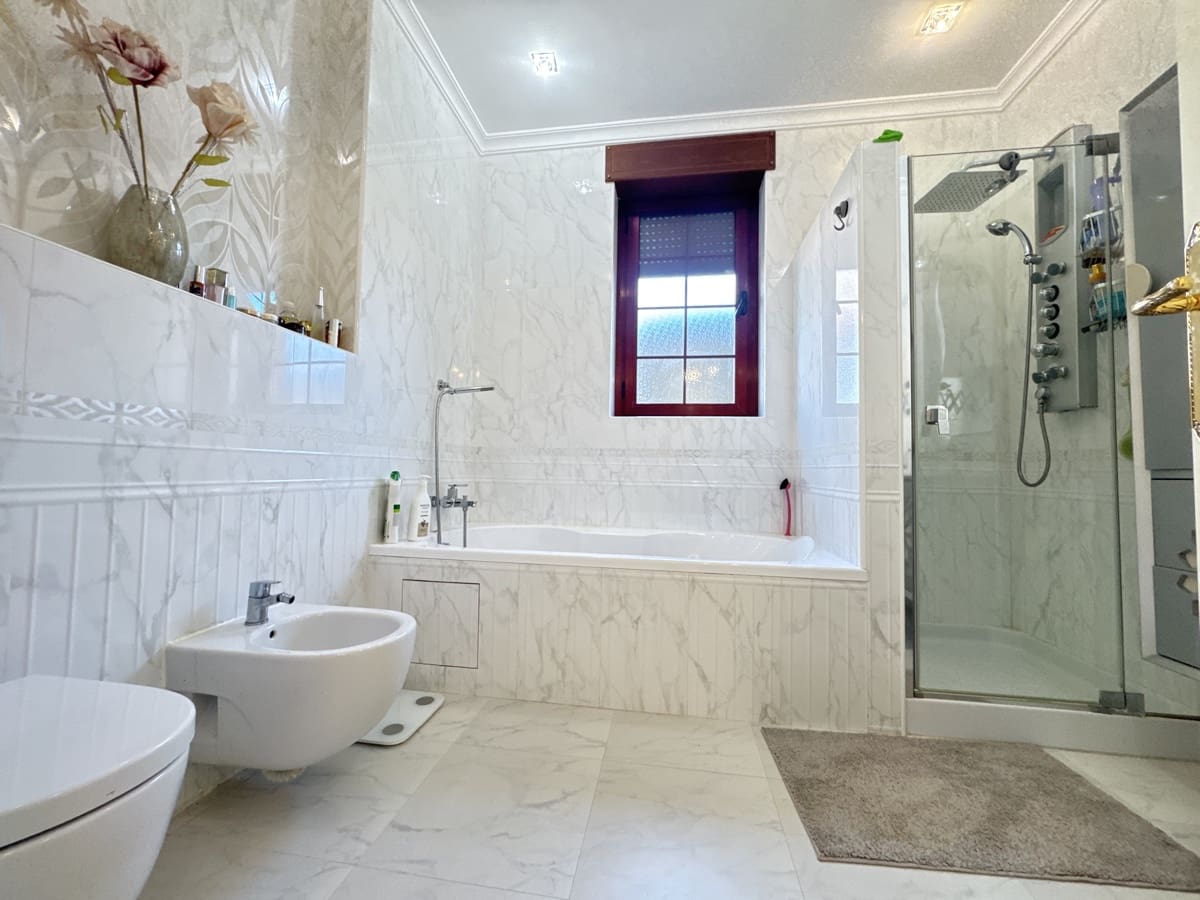 4 bedroom Villa for sale in Cabo Roig with pool garage - € 1,700,000 (Ref: 9426171)