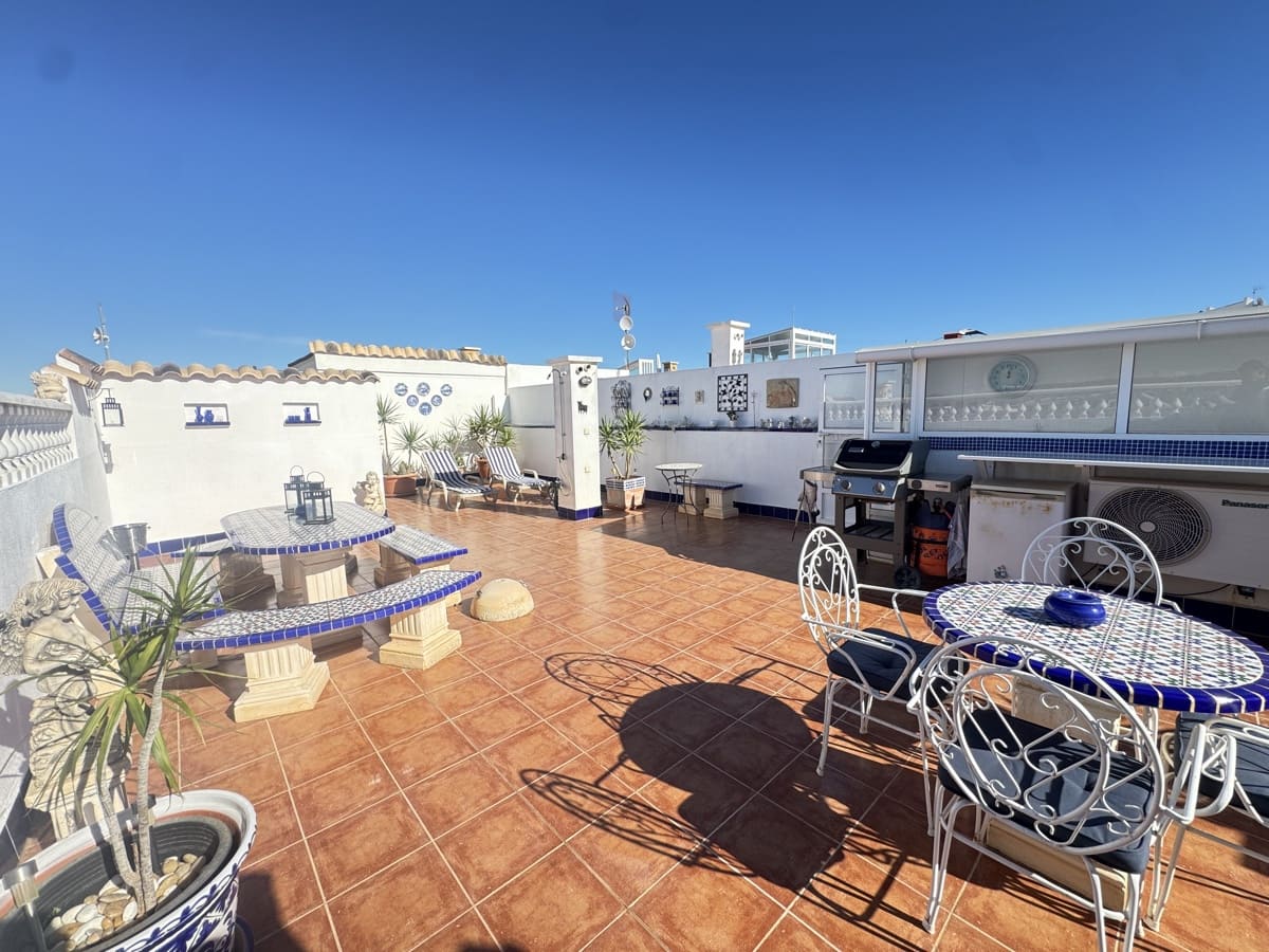2 sypialnia Penthouse na sprzedaż w Torrevieja z basenem - 179 995 € (Ref: 9426347)