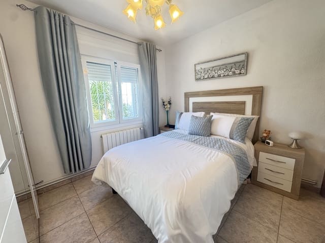 3 bedroom Villa for sale in Blue Lagoon with pool - € 374,995 (Ref: 9426409)