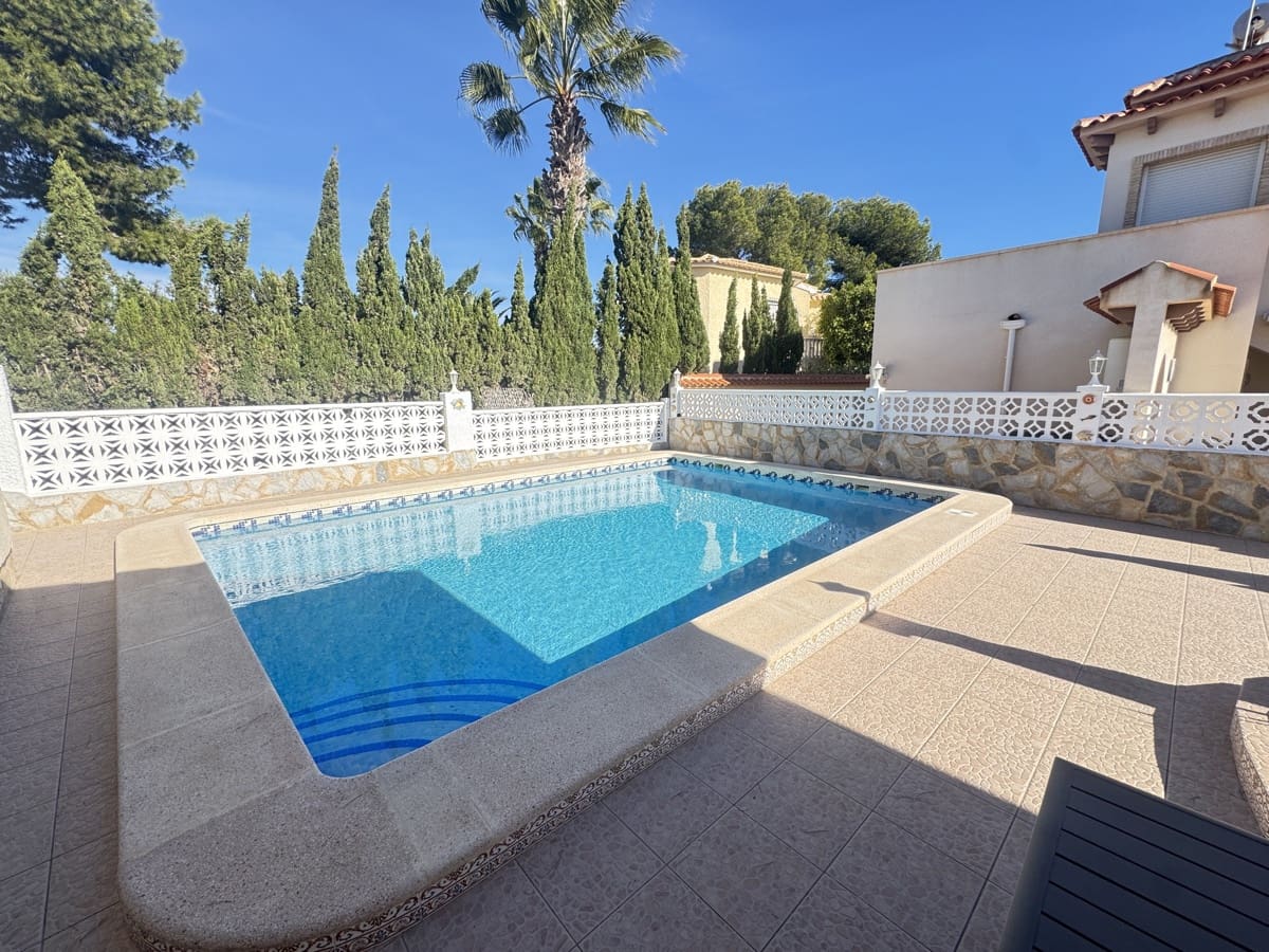 3 bedroom Villa for sale in Orihuela Costa with pool - € 374,995 (Ref: 9426409)