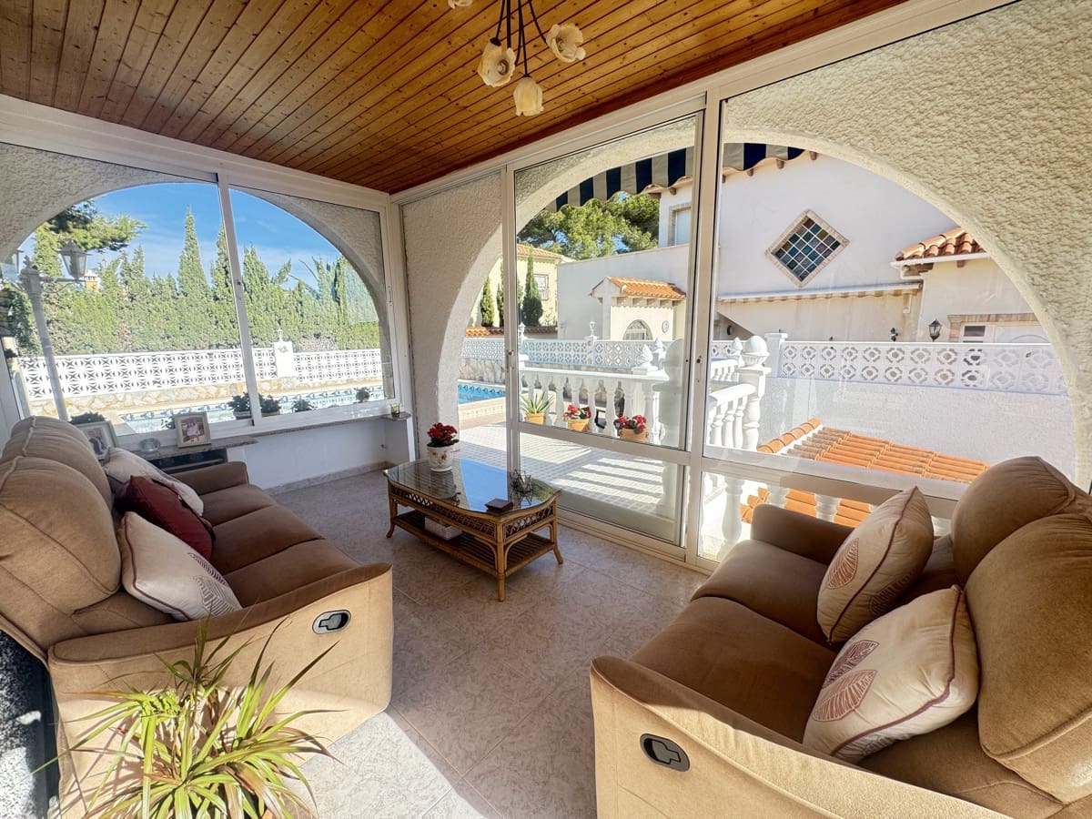 3 bedroom Villa for sale in Orihuela Costa with pool - € 374,995 (Ref: 9426409)