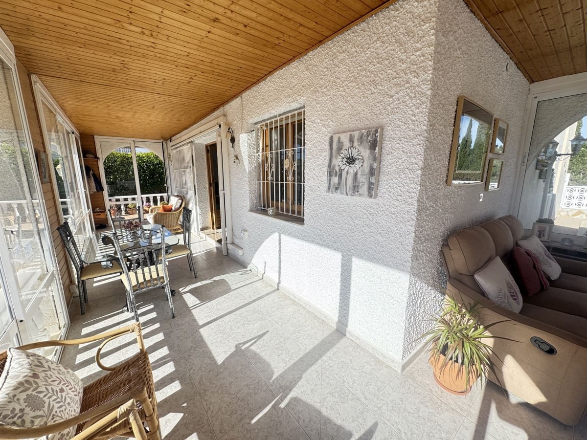 3 bedroom Villa for sale in Orihuela Costa with pool - € 374,995 (Ref: 9426409)