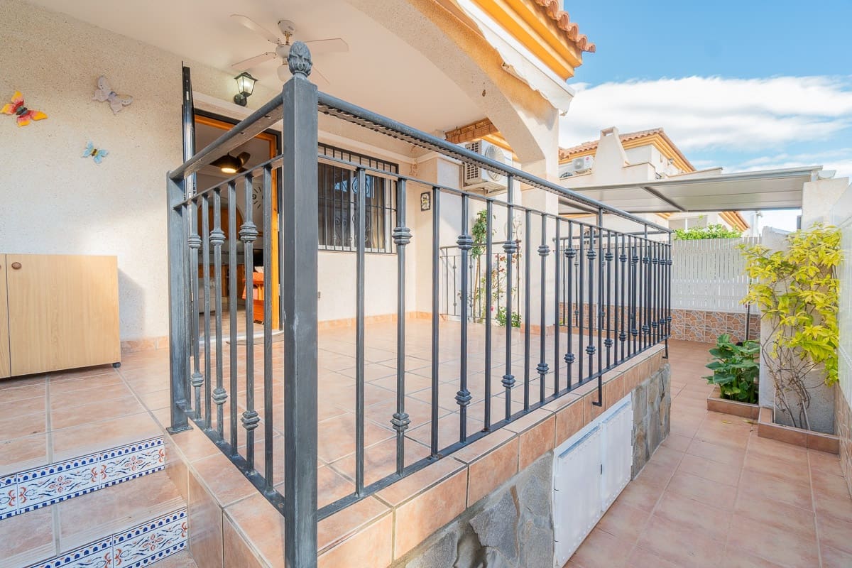 3 soverom Hus til salgs i Playa Flamenca med svømmebasseng garasje - € 189 000 (Ref: 9428767)