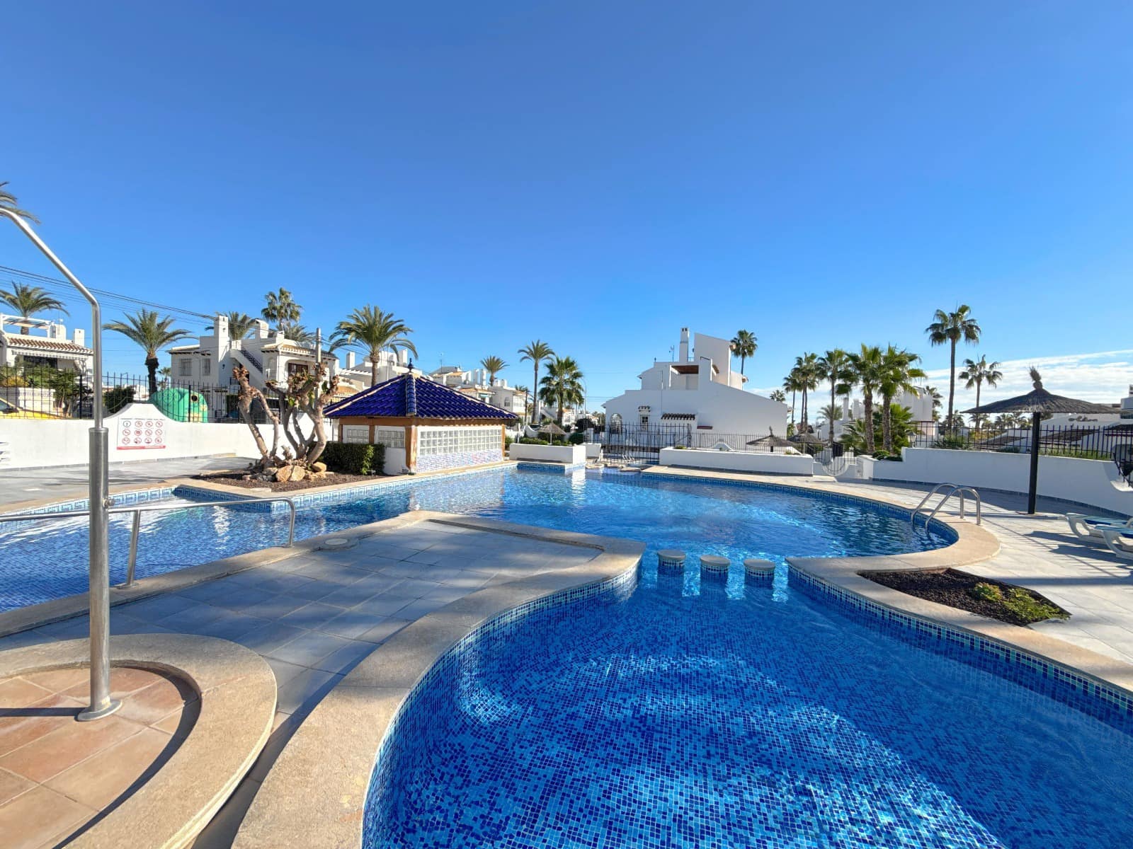 3 chambre Maison de Ville à vendre à Villamartin avec piscine - 229 950 € (Ref: 9431979)