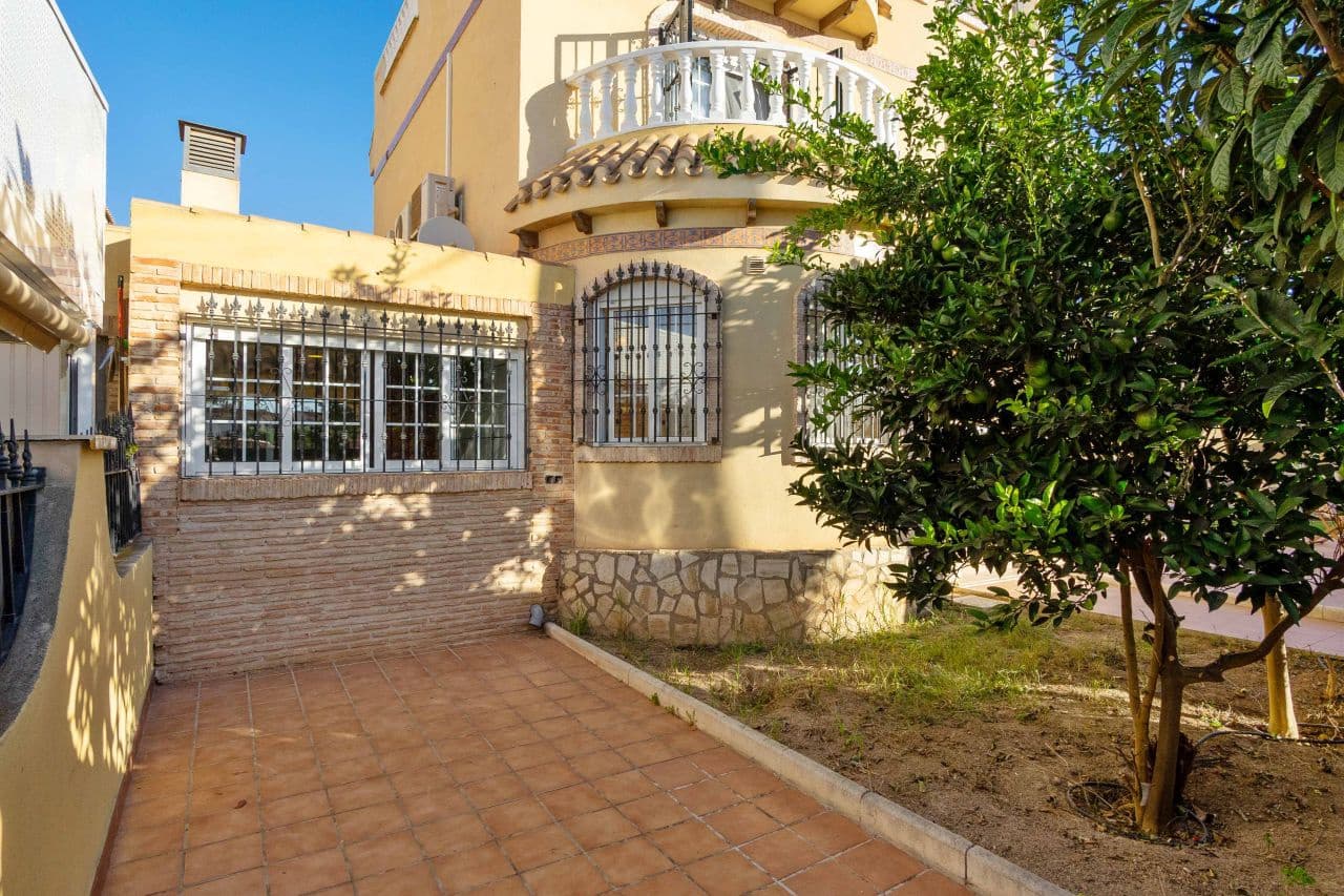 5 chambre Villa/Maison à vendre à Playa Flamenca avec piscine garage - 350 000 € (Ref: 9434710)