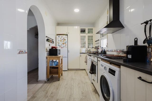 6 quarto Moradia para venda em La Siesta, Torrevieja com piscina garagem - 449 000 € (Ref: 9436139)