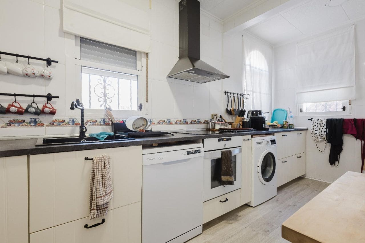 6 makuuhuone Huvila myytävänä paikassa La Siesta mukana uima-altaan 
autotalli - 449 000 € (Ref: 9436139)