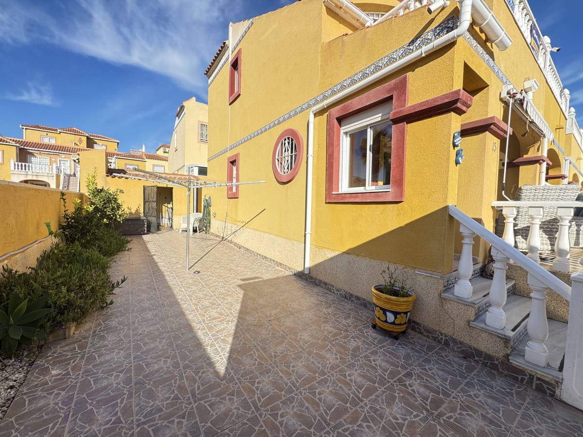 2 quarto Casa em Banda para venda em Cabo Roig com piscina garagem - 229 000 € (Ref: 9447000)