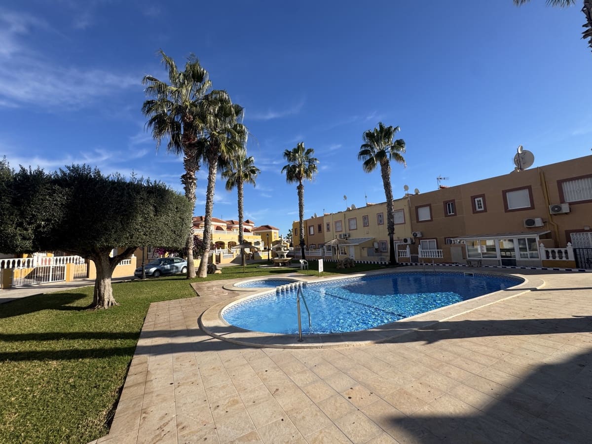 2 bedroom Townhouse for sale in Cabo Roig with pool garage - € 229,000 (Ref: 9447000)