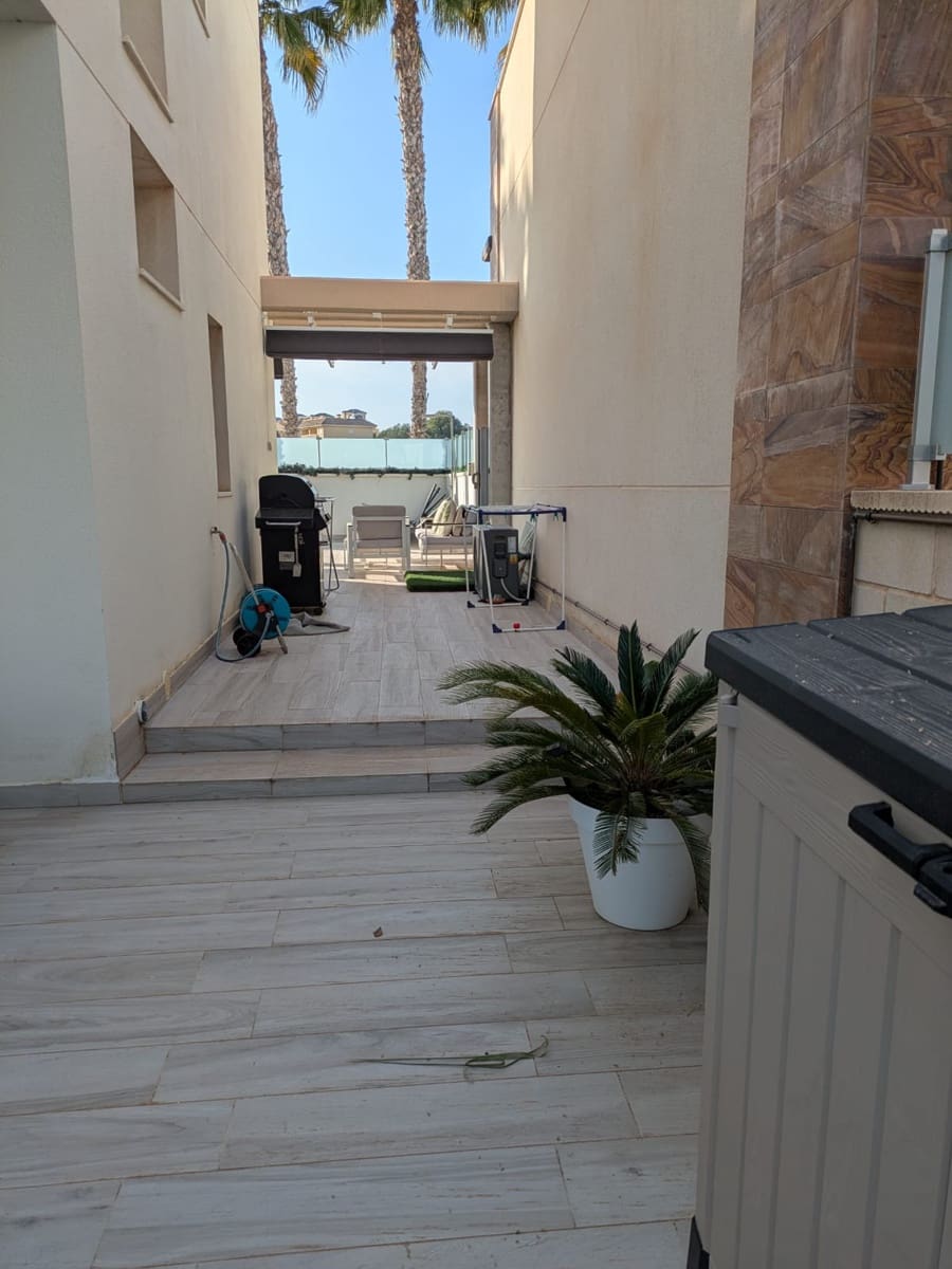 3 slaapkamer Villa te koop in Orihuela Costa met zwembad garage - € 450.000 (Ref: 9449682)