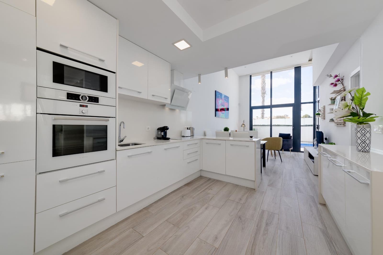 3 makuuhuone Huvila myytävänä paikassa Orihuela Costa mukana uima-altaan 
autotalli - 450 000 € (Ref: 9449682)