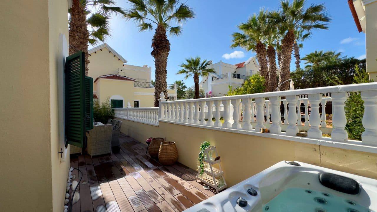 3 slaapkamer Villa te koop in Los Dolses met zwembad - € 424.000 (Ref: 9485474)