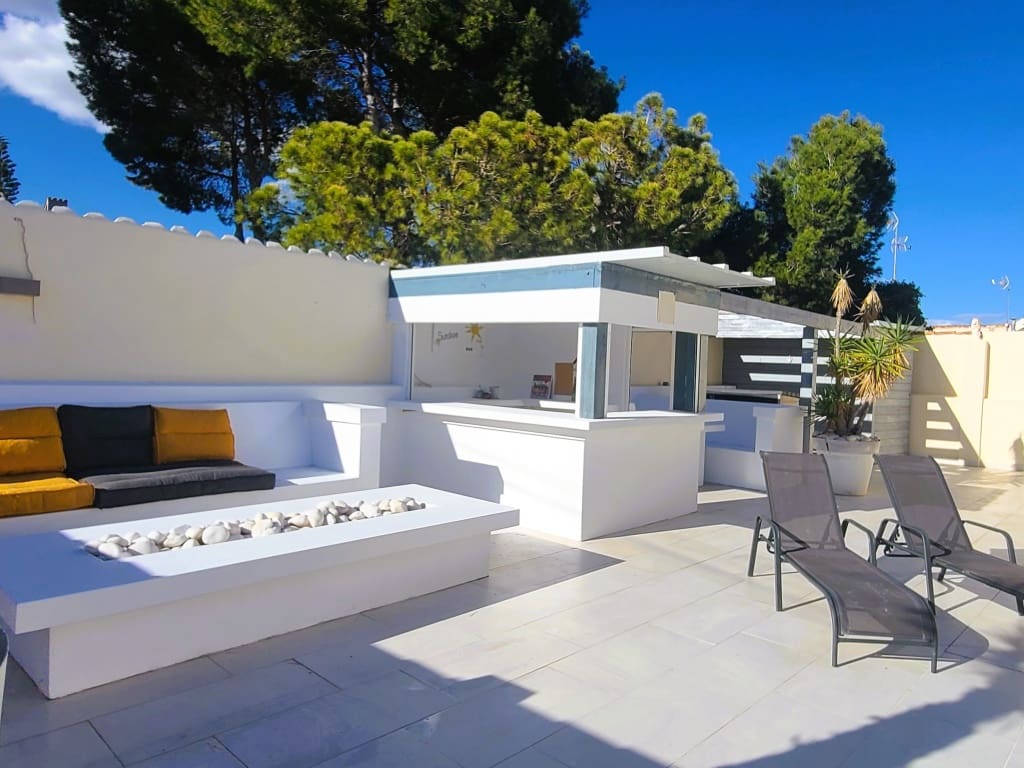4 camera da letto Villa in vendita in Torrevieja con piscina - 535.000 € (Rif: 9494726)