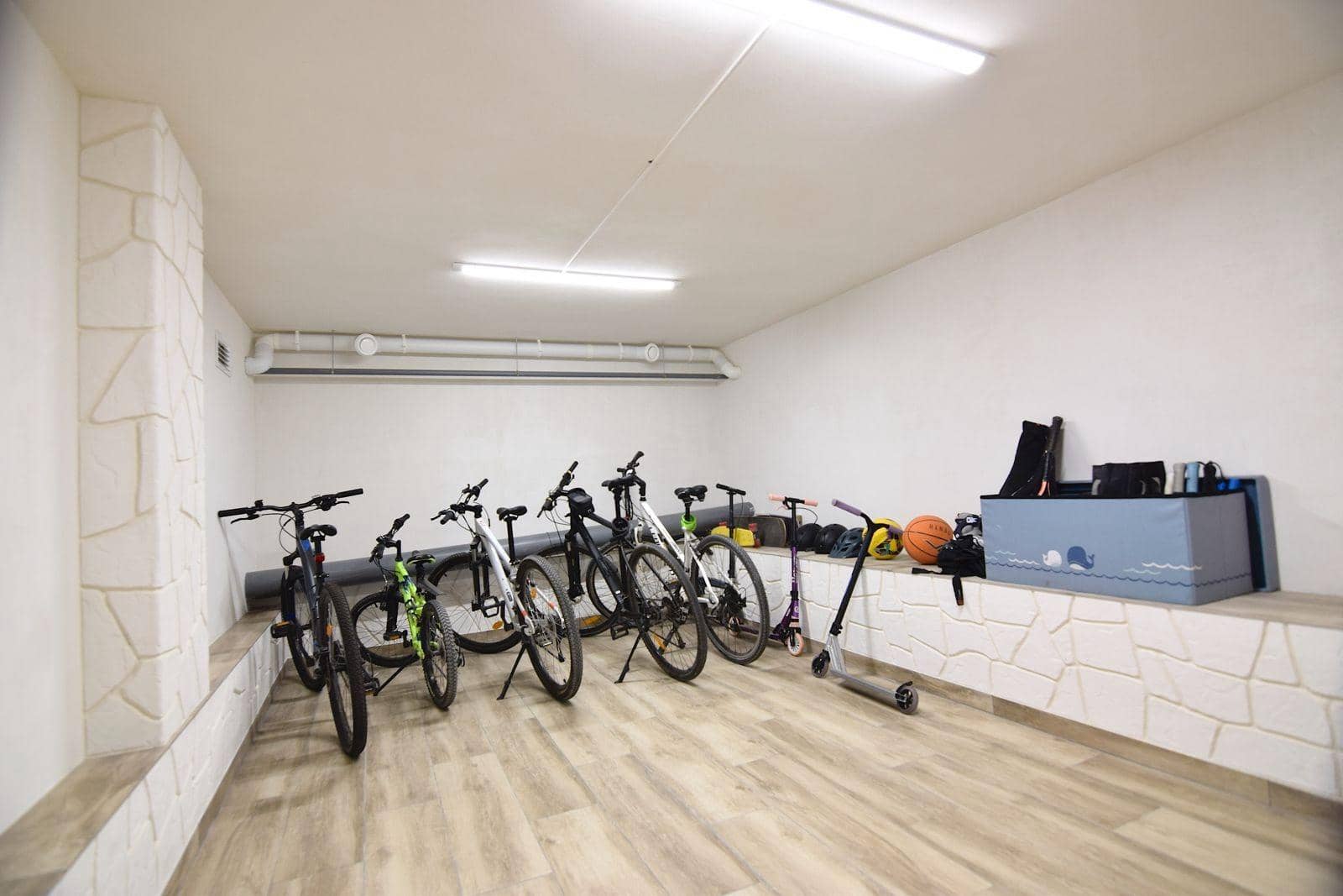 3 soveværelse Byhus til salg i Los Altos med swimmingpool garage - € 249.000 (Ref: 9516422)