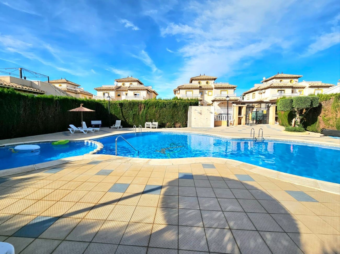 3 sovrum Hus till salu i Orihuela Costa med pool garage - 245 000 € (Ref: 9531989)