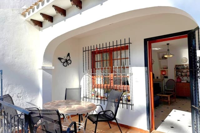 2 soveværelse Byhus til salg i Villamartin, Orihuela med swimmingpool - € 199.000 (Ref: 9532157)