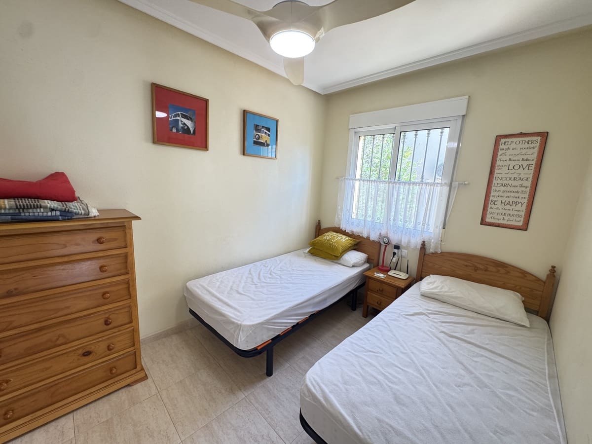 3 soverom Hus til salgs i Villamartin med svømmebasseng garasje - € 199 000 (Ref: 9544441)