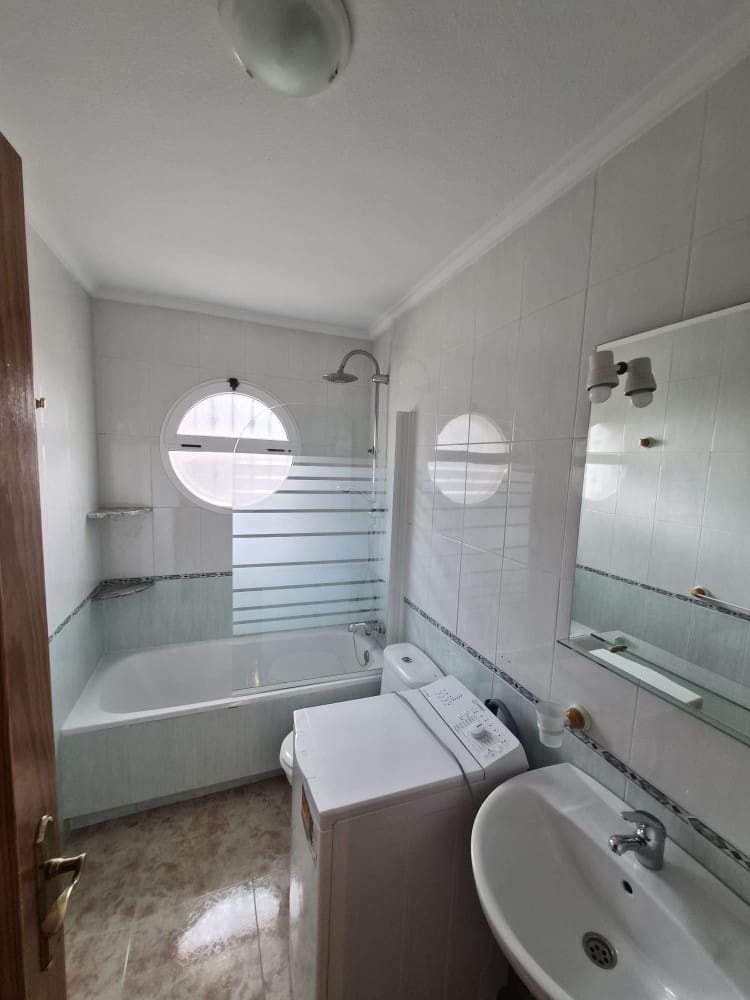 5 soveværelse Byhus til salg i Playa Flamenca med swimmingpool garage - € 278.000 (Ref: 9545930)