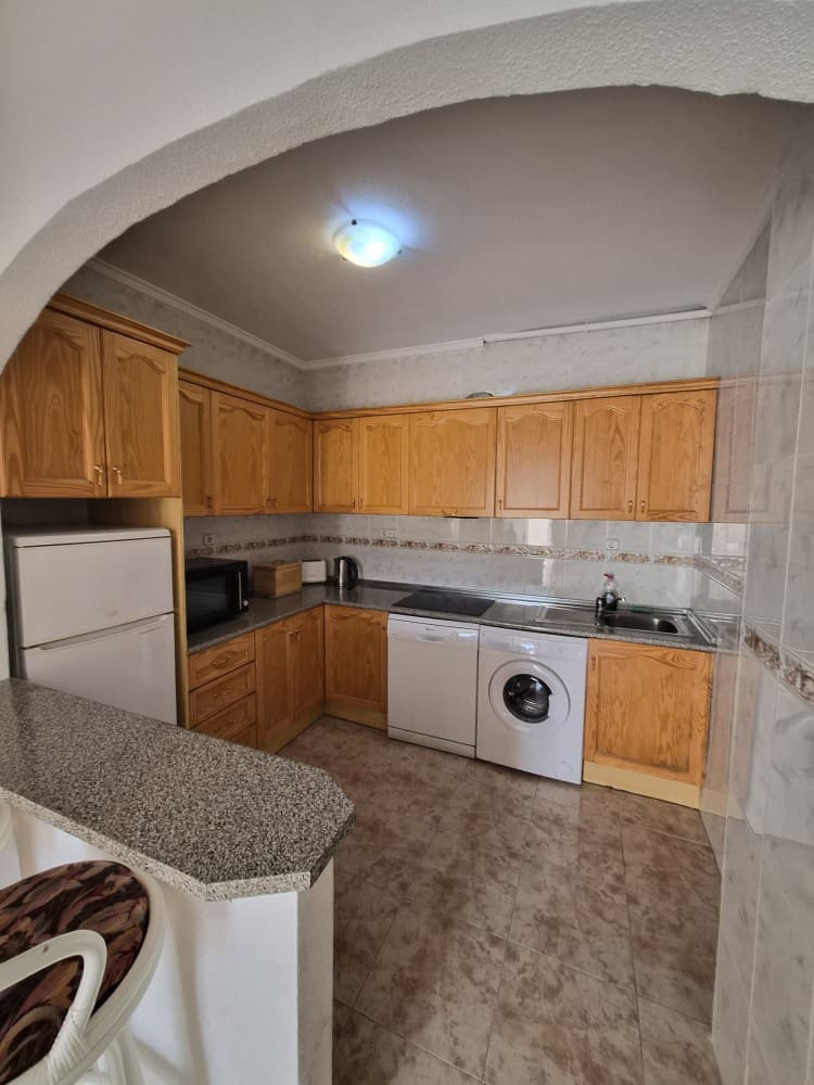 5 soveværelse Byhus til salg i Playa Flamenca med swimmingpool garage - € 278.000 (Ref: 9545930)