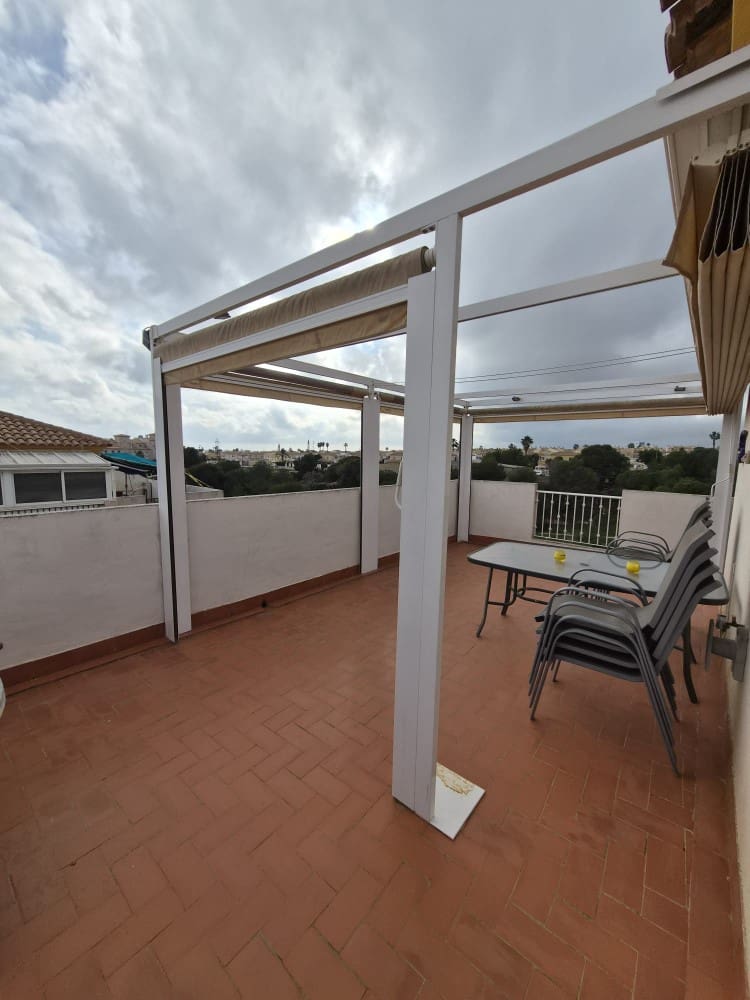 5 soveværelse Byhus til salg i Playa Flamenca med swimmingpool garage - € 278.000 (Ref: 9545930)