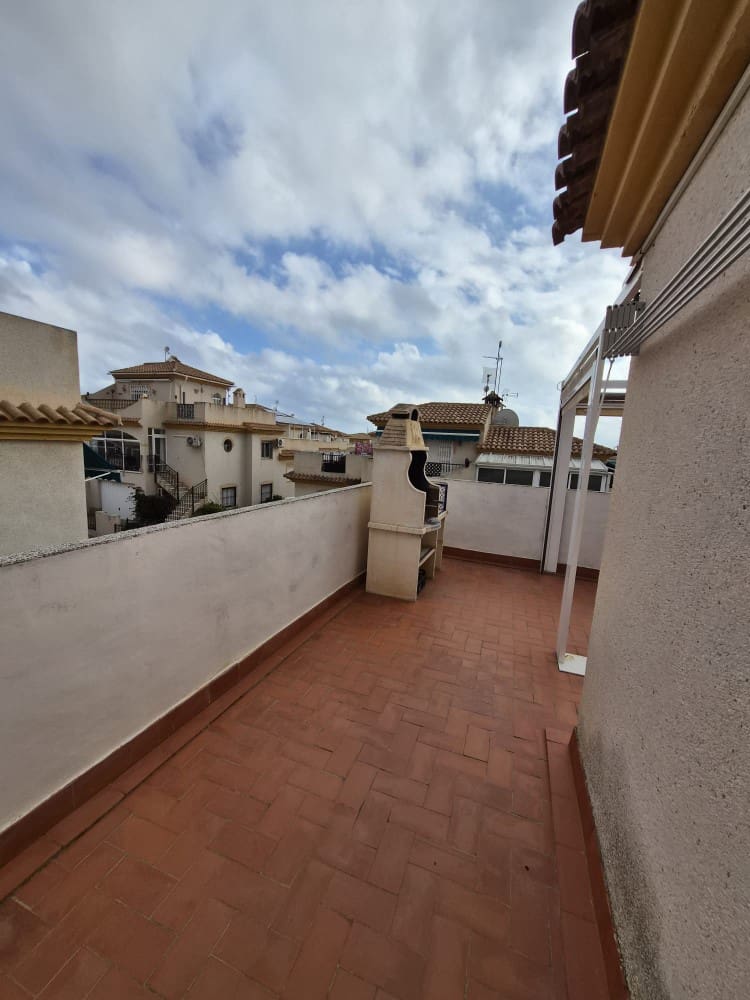 5 soveværelse Byhus til salg i Playa Flamenca med swimmingpool garage - € 278.000 (Ref: 9545930)