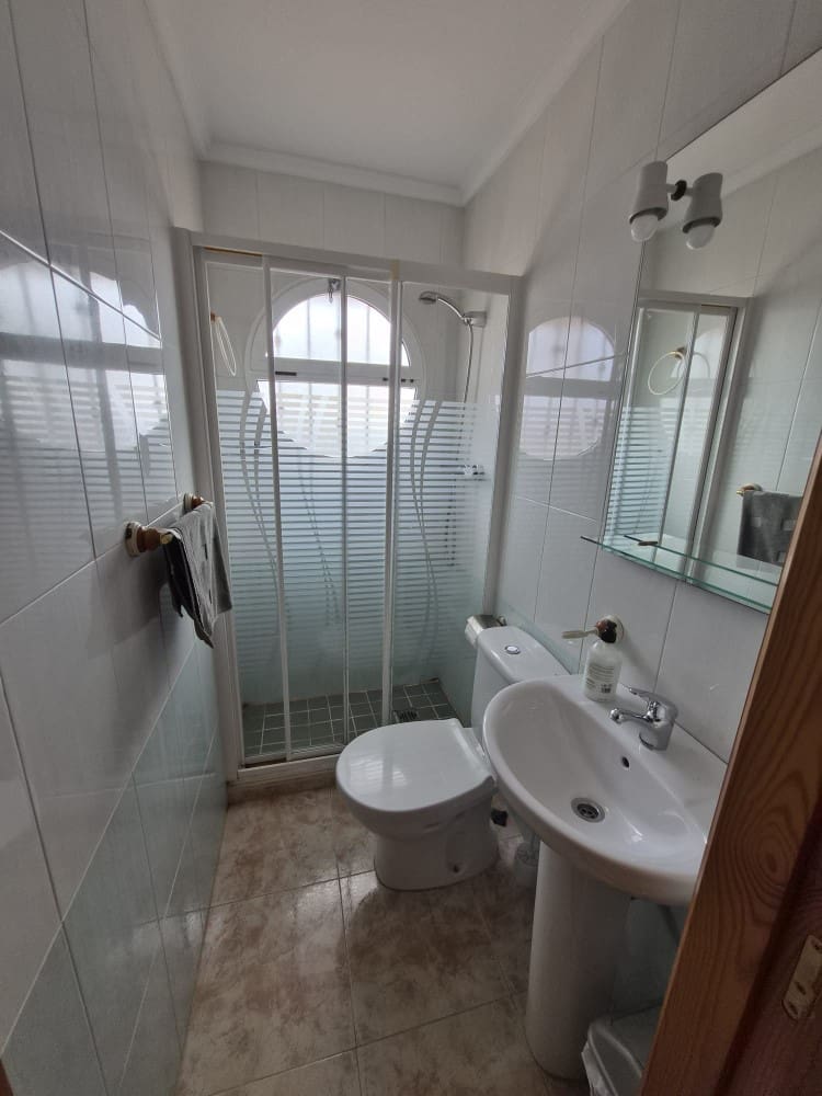 5 bedroom Townhouse for sale in Playa Flamenca with pool garage - € 278,000 (Ref: 9545930)