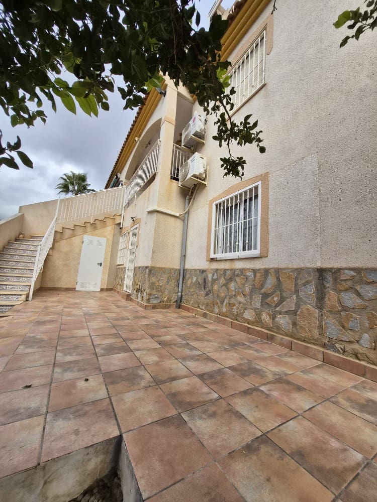 5 bedroom Townhouse for sale in Playa Flamenca with pool garage - € 278,000 (Ref: 9545930)