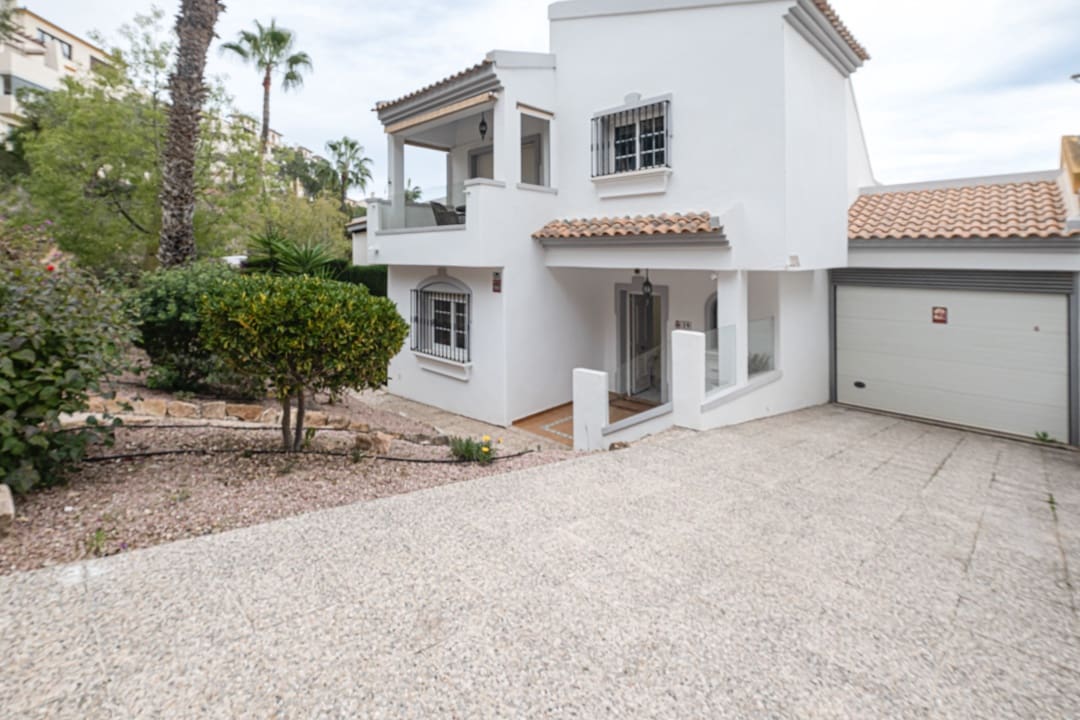 3 bedroom Villa for sale in Las Ramblas Golf with pool garage - € 465,000 (Ref: 9548997)