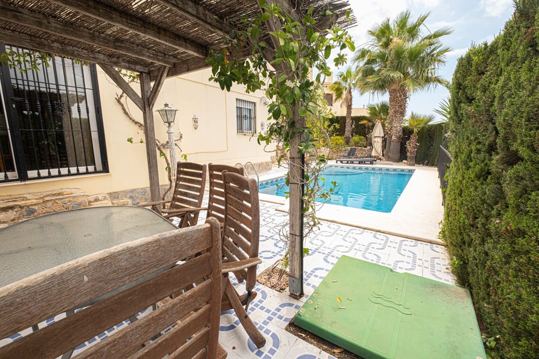 3 bedroom Villa for sale in Las Ramblas Golf with pool garage - € 635,000 (Ref: 9549810)