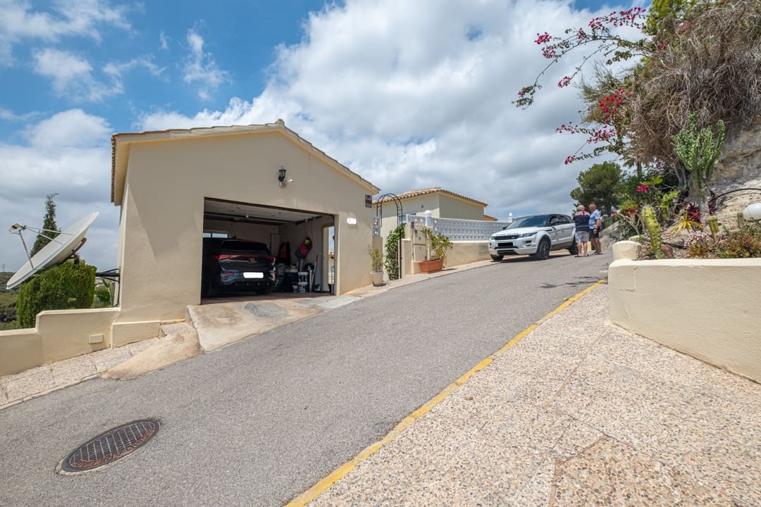 3 bedroom Villa for sale in Las Ramblas Golf with pool garage - € 635,000 (Ref: 9549810)