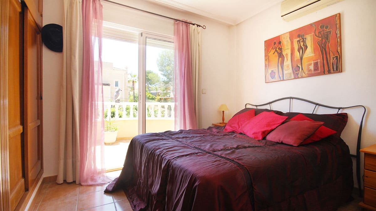 4 bedroom Villa for sale in Orihuela Costa with pool - € 345,000 (Ref: 9550196)