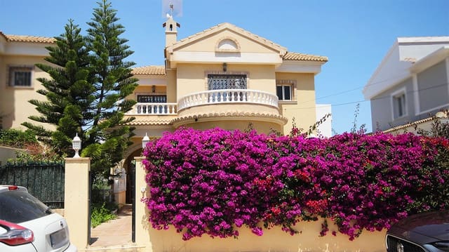 4 bedroom Villa for sale in Las Filipinas with pool - € 345,000 (Ref: 9550196)