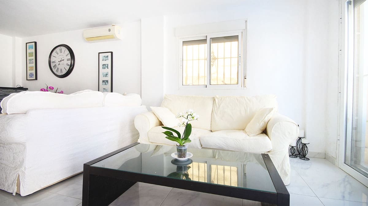 4 bedroom Villa for sale in Villamartin with pool - € 345,000 (Ref: 9550196)