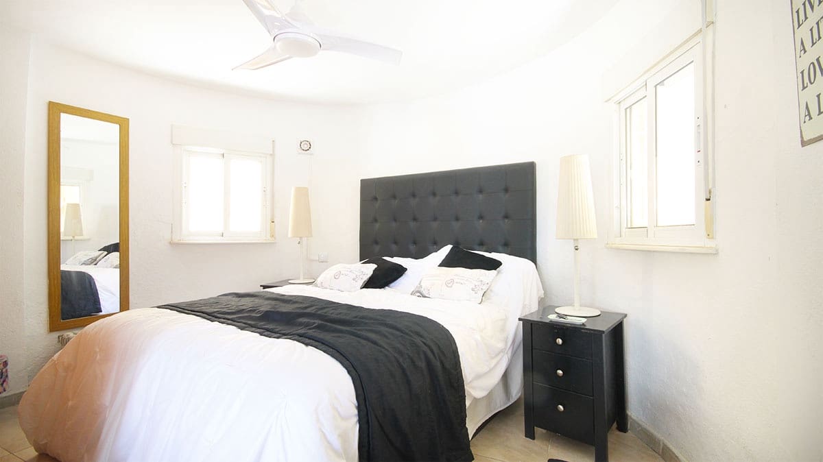 4 bedroom Villa for sale in Villamartin with pool - € 345,000 (Ref: 9550196)