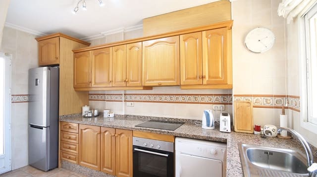 4 makuuhuone Huvila myytävänä paikassa Villamartin, Orihuela mukana uima-altaan - 345 000 € (Ref: 9550196)