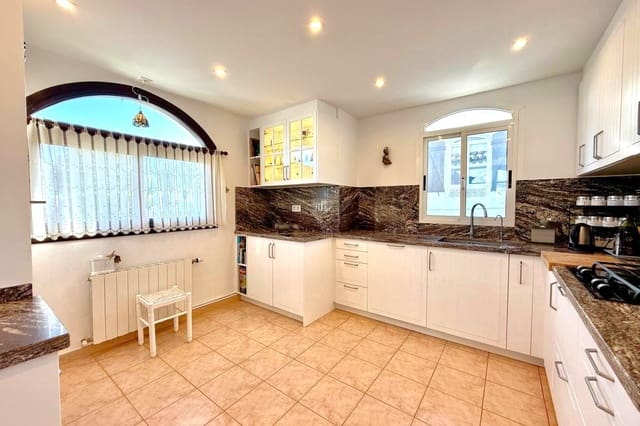 3 makuuhuone Huvila myytävänä paikassa Villamartin, Orihuela - 449 000 € (Ref: 9550355)