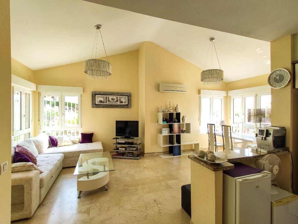 4 soveværelse Villa til salg i Las Ramblas Golf med garage - € 495.000 (Ref: 9559508)