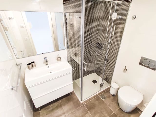 2 soverom Leilighet til salgs i Punta Prima, Torrevieja med svømmebasseng garasje - € 650 000 (Ref: 9559512)