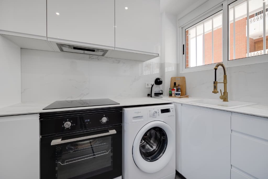 2 slaapkamer Appartement te koop in Punta Prima met zwembad garage - € 189.900 (Ref: 9559513)