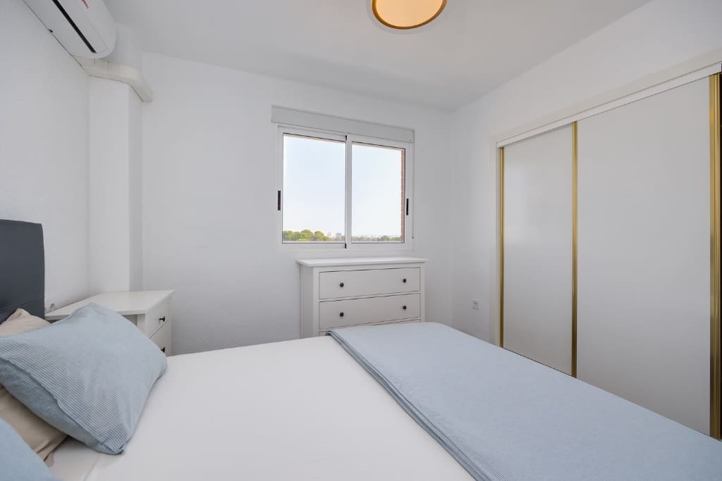 2 slaapkamer Appartement te koop in Punta Prima met zwembad garage - € 189.900 (Ref: 9559513)