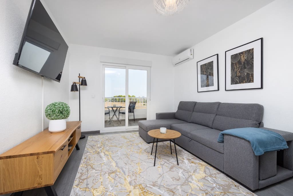 2 slaapkamer Appartement te koop in Punta Prima met zwembad garage - € 189.900 (Ref: 9559513)