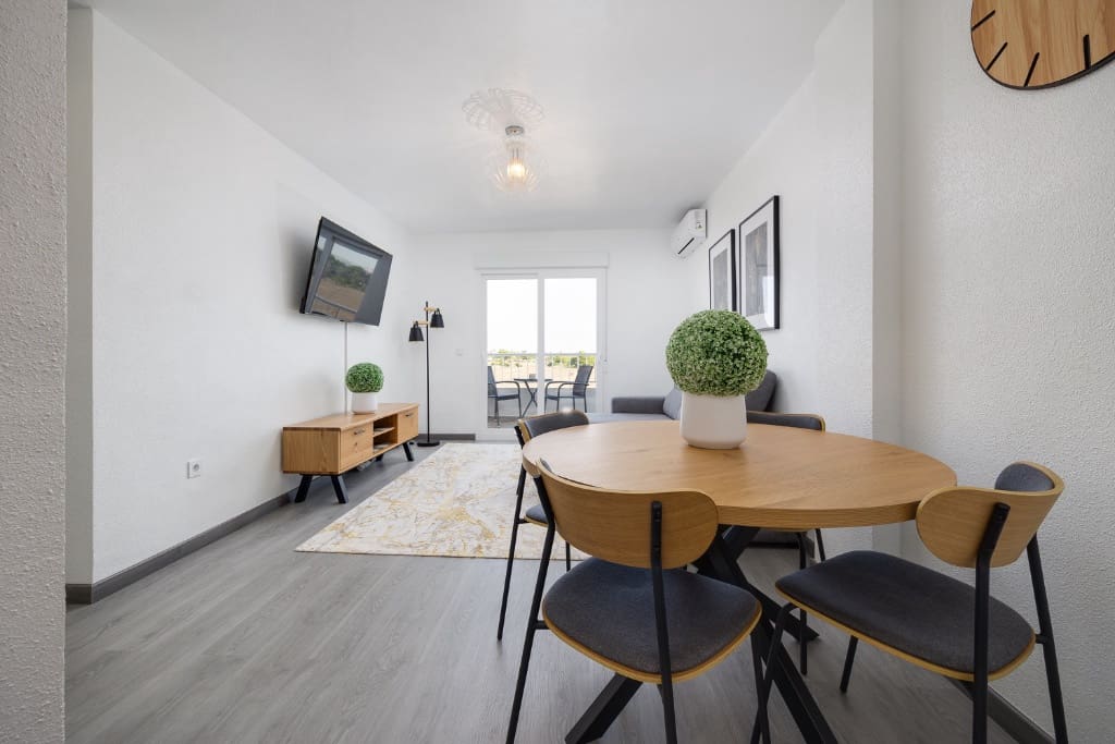 2 slaapkamer Appartement te koop in Punta Prima met zwembad garage - € 189.900 (Ref: 9559513)